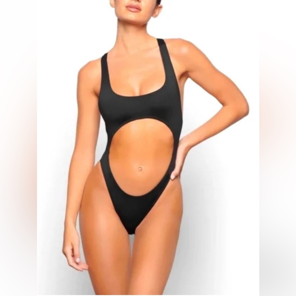 SKIMS Black Onyx Monokini BNWT